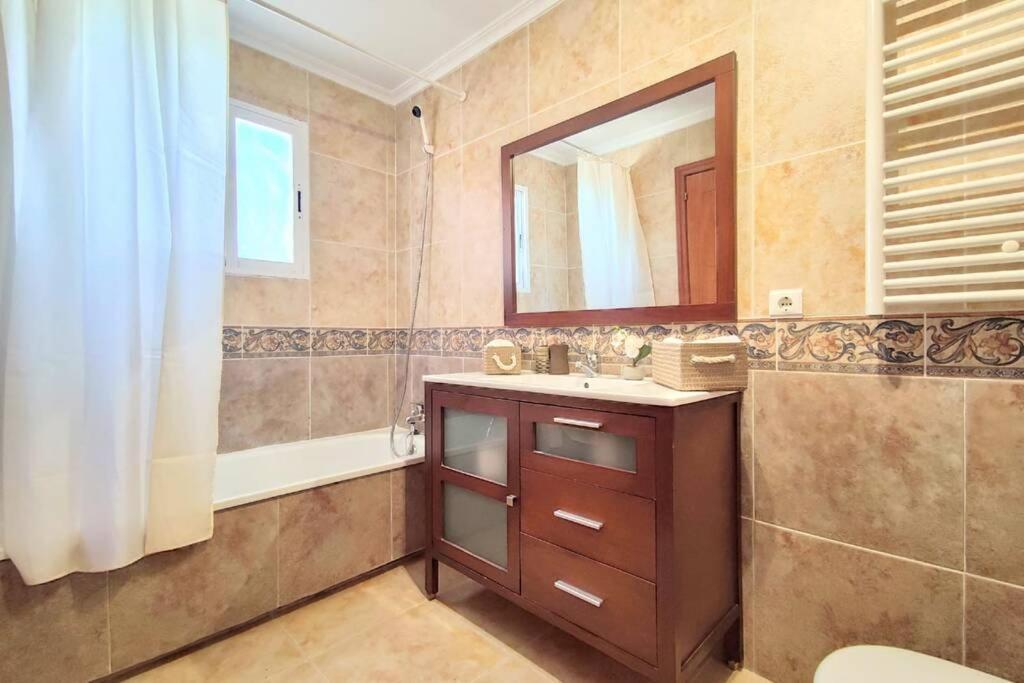 Montefaro Spacious Townhouse - & Pool